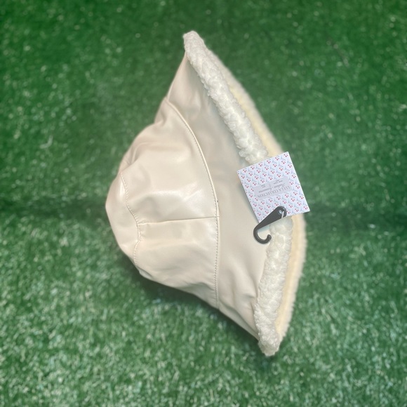 LULLA COLLECTION Women tending bucket hat. - Picture 4 of 7